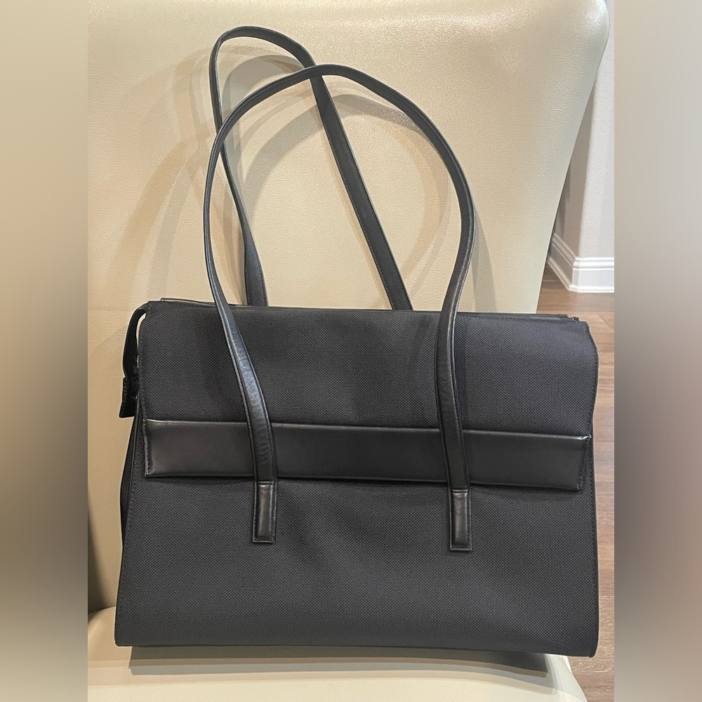 Like new Tumi briefcase / computer bag